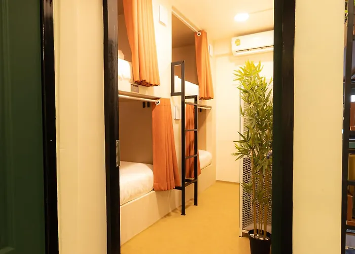 Social Pod Khao San *