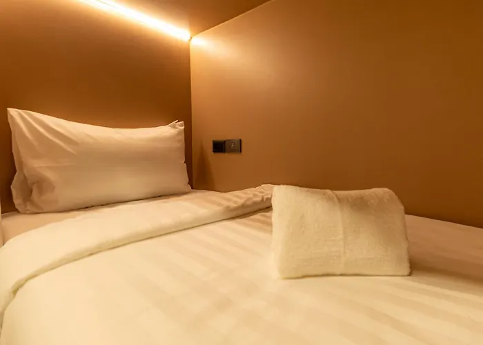 Hostel Social Pod Khao San