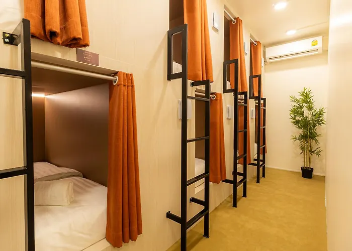 Social Pod Khao San