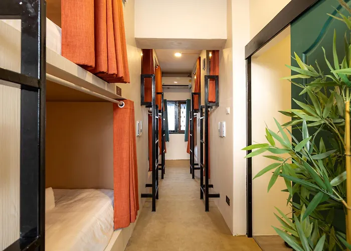 Hostel Social Pod Khao San