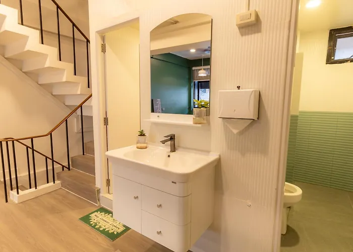 Social Pod Khao San Hostel
