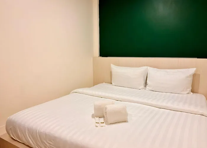 Social Pod Khao San Hostel