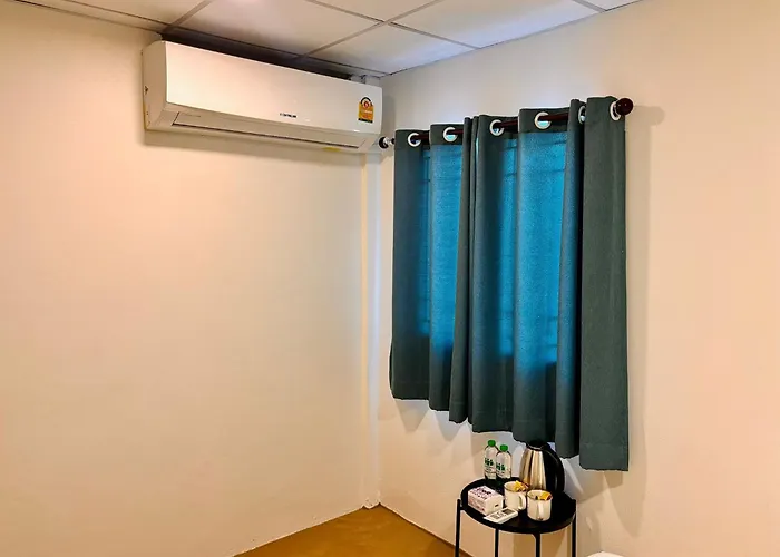 Social Pod Khao San
