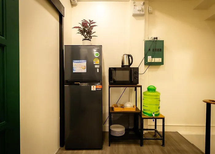 Social Pod Khao San