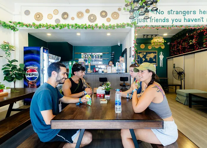 Hostel Social Pod Khao San