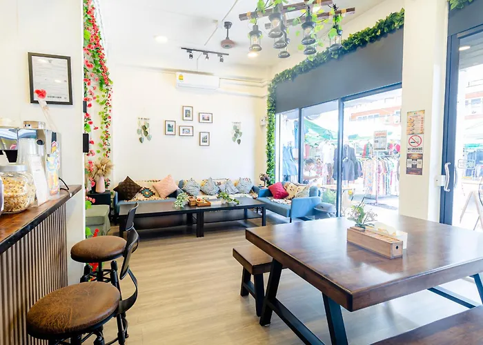 Social Pod Khao San Hostel *